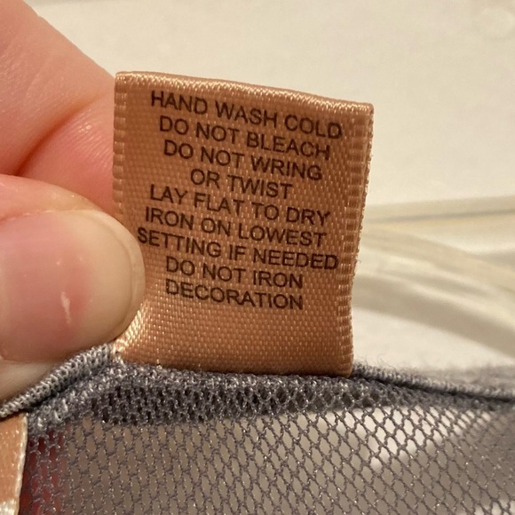 Eyeshadow Gray Cardigan Sleeveless Womens Size Medium Crotchet Flowers Layering - Picture 8 of 8